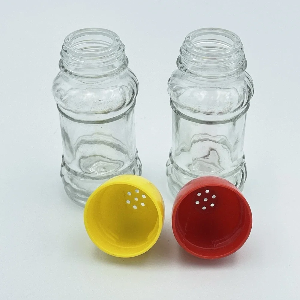 1960's Glass Salt & Pepper Shakers‎ Red & Yellow Plastic Tops 4